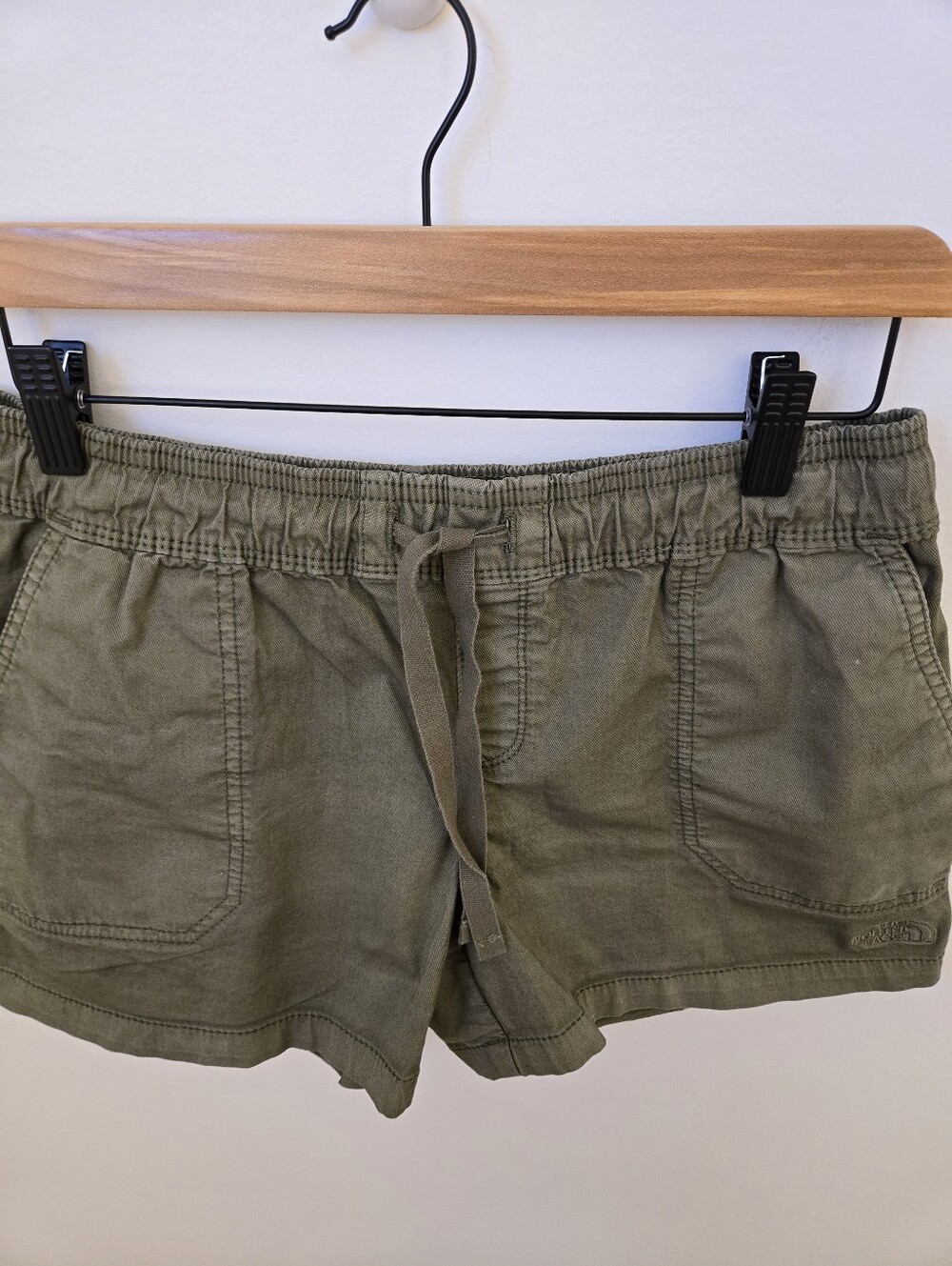 The North Face Olive Green Casual Shorts Women’s Drawstring Utility Shorts Small - Picture 3 of 8